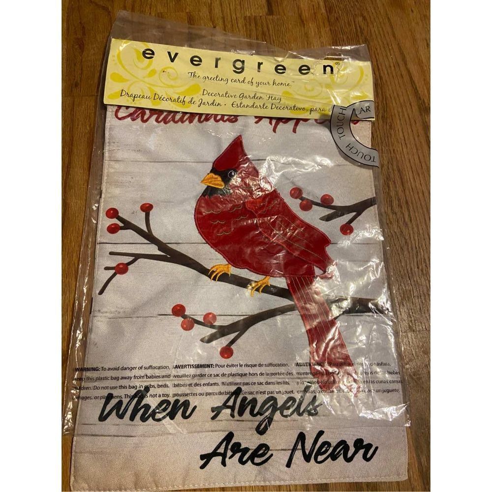 New Evergreen cardinals garden flag “when angels are near” 19x12"‎